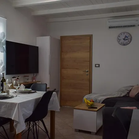 House Masha Pula
